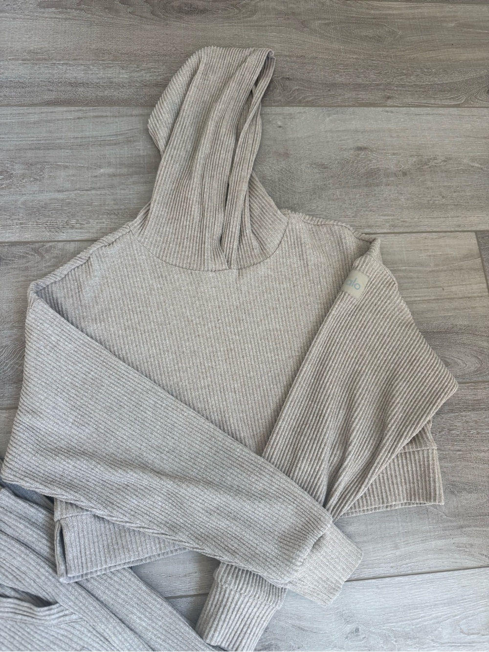 Alo muse beige hoodie and jogger Ribbed set. - Picture 4 of 9